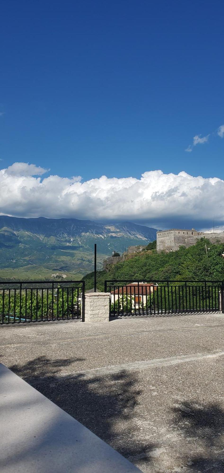 Latifi Guesthouse Gjirokastër Екстериор снимка